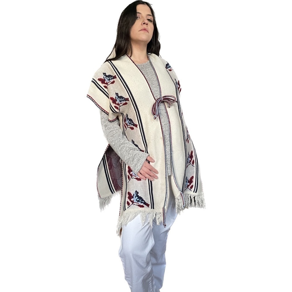 VINTAGE Knitted Floral Poncho